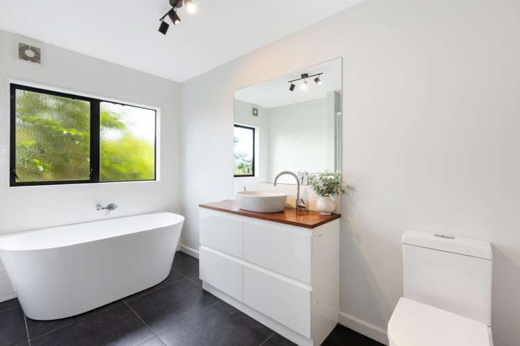 39a David Crescent Karori_16