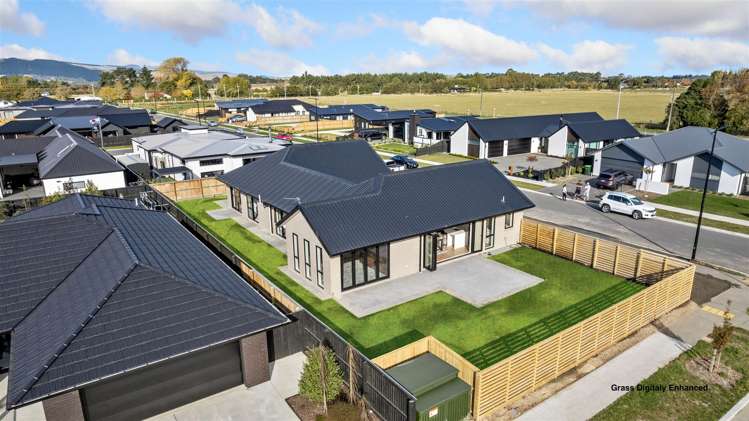 1 Candlesticks Crescent Lincoln_12