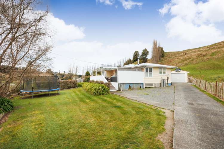 69 Ongo Road Hunterville_17