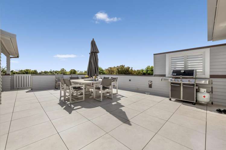 9 Bradbury Road Botany Downs_13