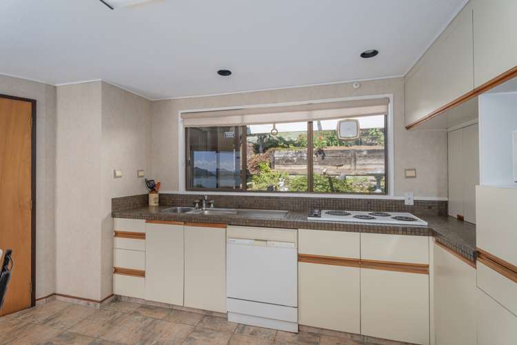 14 Pine Grove Tairua_11