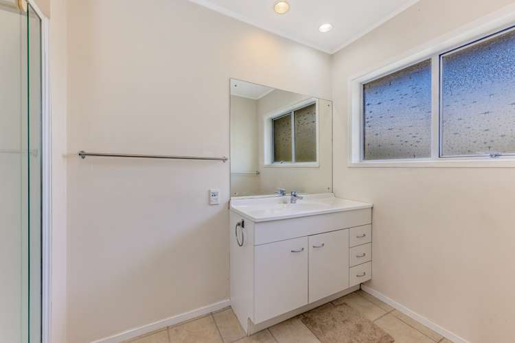 486 West Coast Road Glen Eden_16