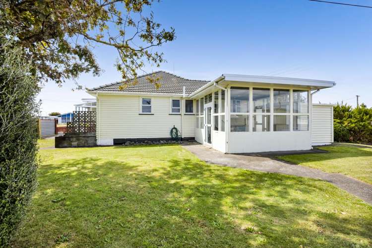 2 Acourt Street Hawera_20