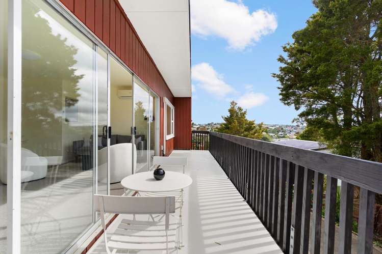 1/1 Nea Place Hillcrest_2