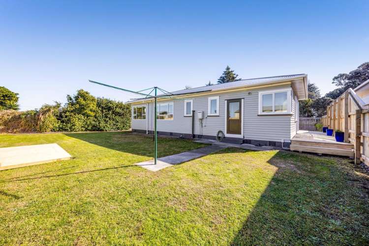 23 Longfellow Road Opunake_12