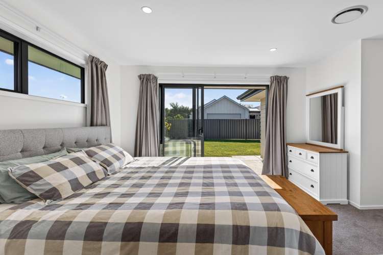609 Lyndhurst Road Frimley_8