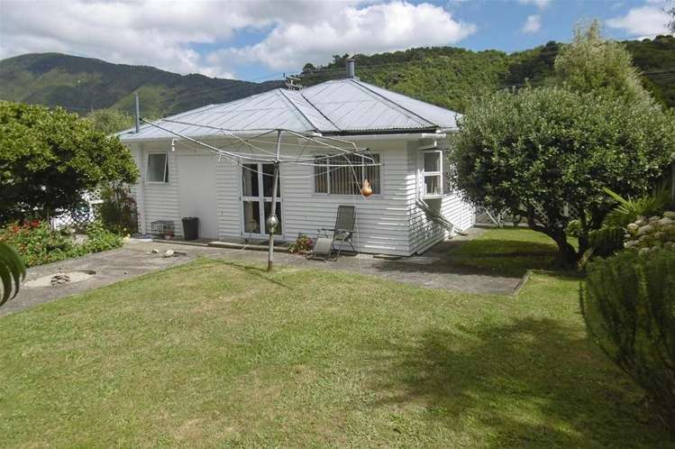 86 Waikawa Road Picton_3