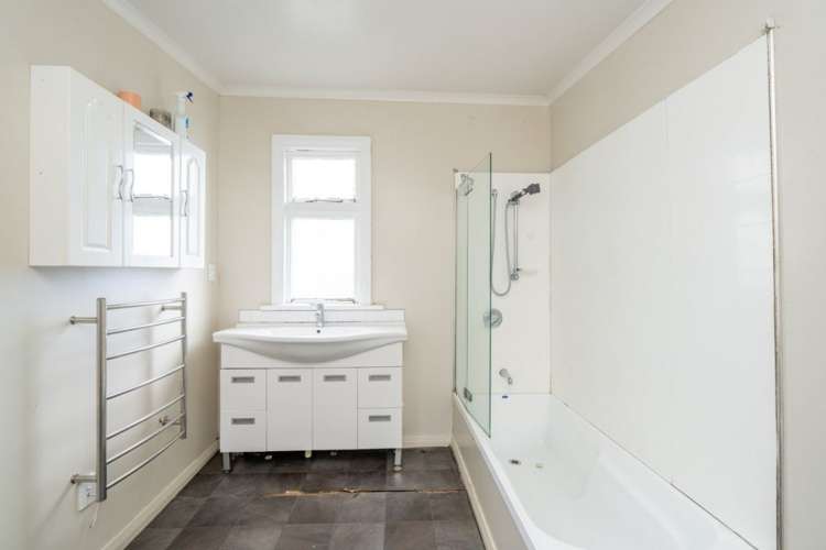 12 Avenal Street Avenal_22
