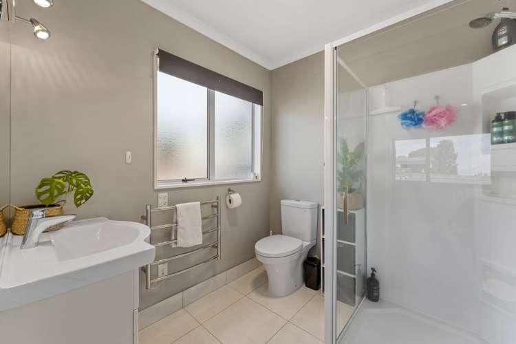 15 Robinson Terrace Rangatira Park_5