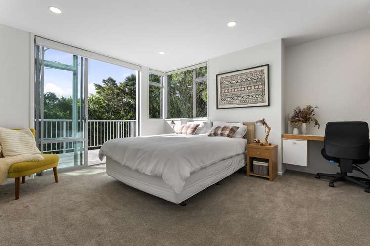 10 Thomas Hunter Lane Greenhithe_14