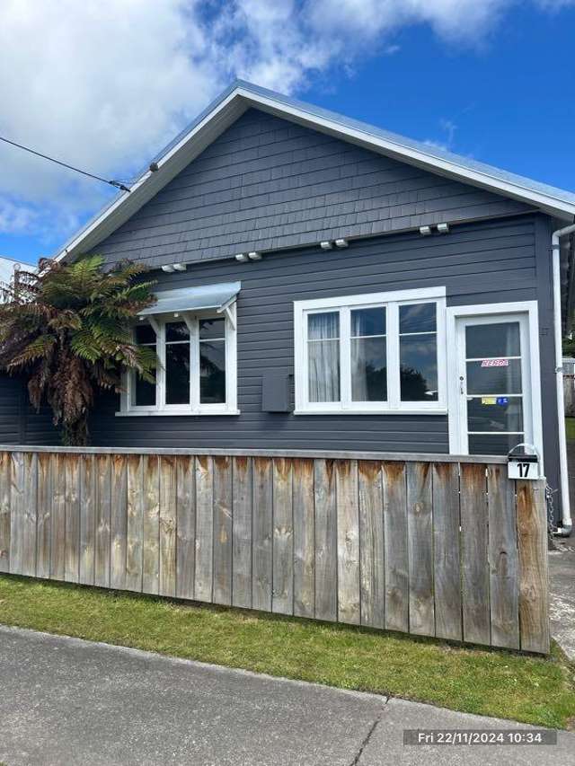 TAIHAPE - TWO BEDROOMS + SUNROOM