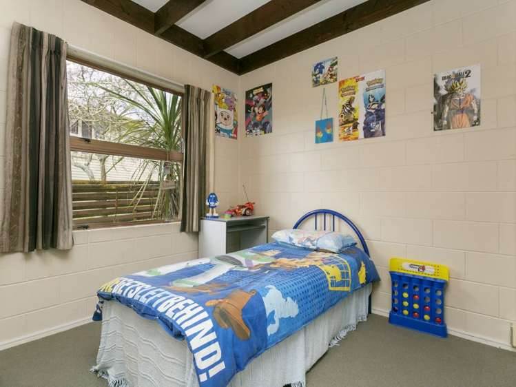 17 Tawa Street Hilltop_8