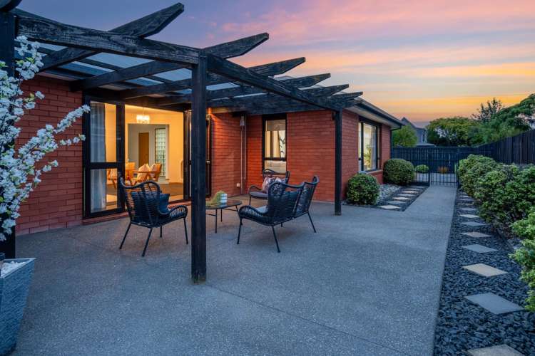 81 Chartwell Street Burwood_31