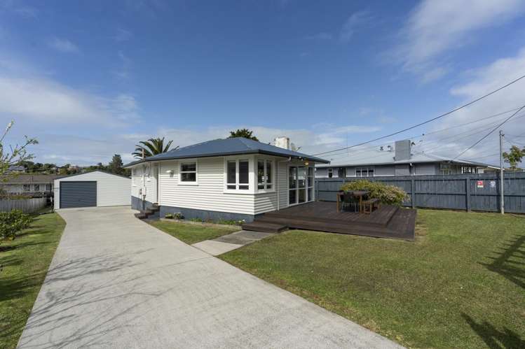 63 Clotworthy Crescent Onerahi_0