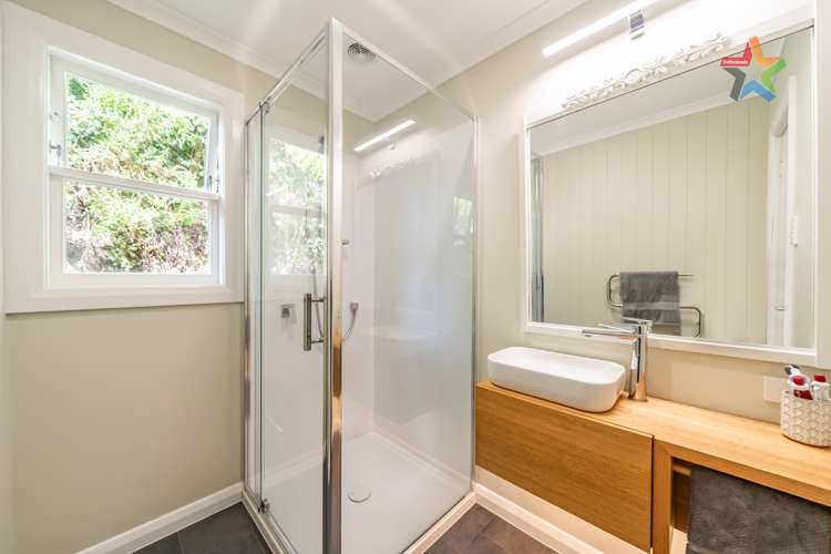 157 Miromiro Road Normandale_13