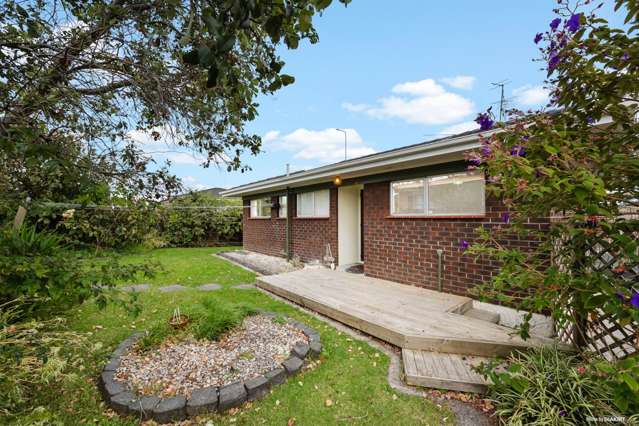 2/7 Suwyn Place Manurewa_1