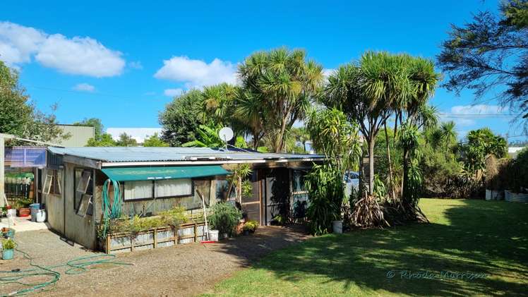 11 Moana Road Tinopai_43