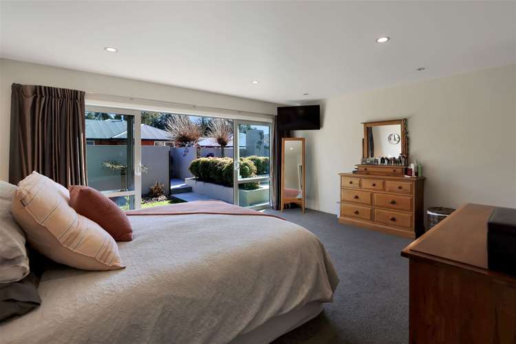 4 Country Place Allenton_13