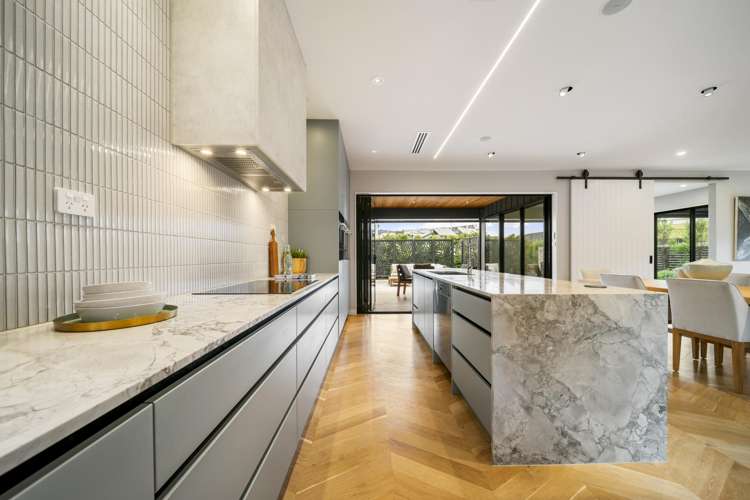 2 Hanikura Street Long Bay_8