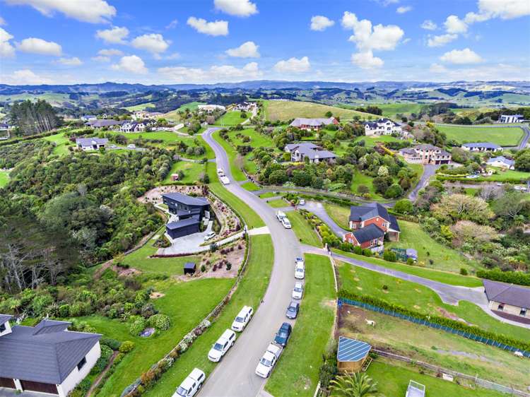 38 Michael Bosher Way Flat Bush_1