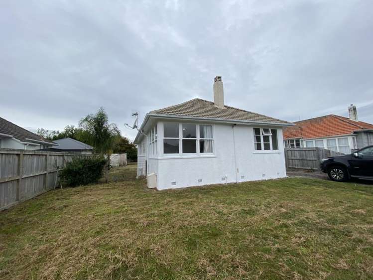 43 Ross Crescent 10458_0