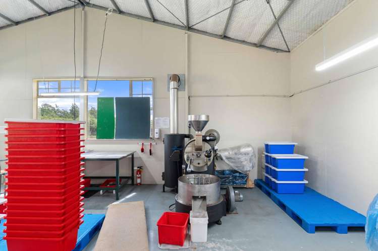 764 Courtenay Road Charing Cross_34