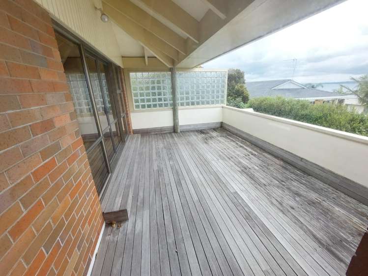 8 Beach Road Mellons Bay_18