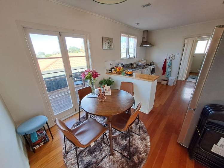 57 Tiroroa Ave 1802_6