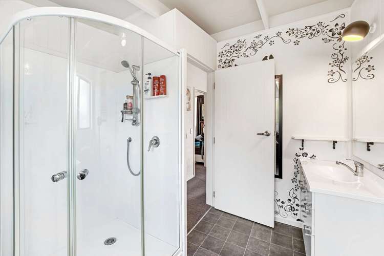 41 Benmore Street Glenwood_15