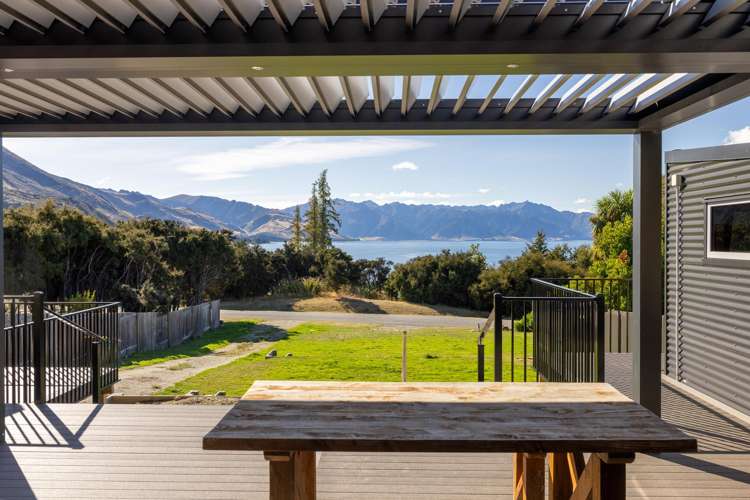 48 Flora Dora Parade Lake Hawea_13