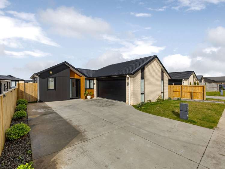 19 Inuwai Street Glenview_23