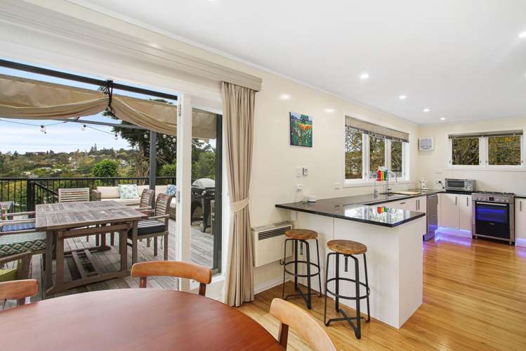 37 Derwent Crescent Titirangi_9