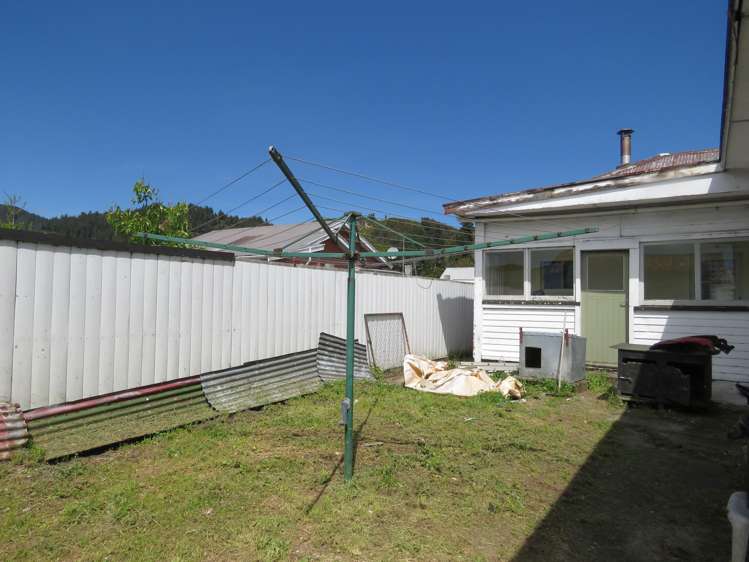 82 Shiel Street Reefton_15