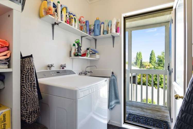 68 Dixon Road Glenview_15