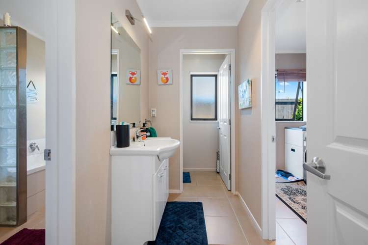 14 Compton Grove Huntington_17