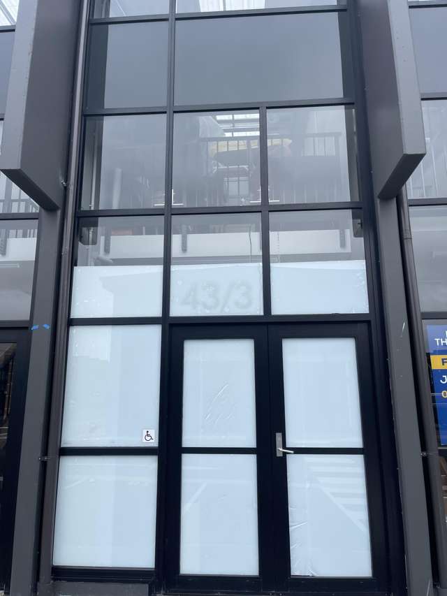 Office & storage unit – for sale in Mt Wellington
