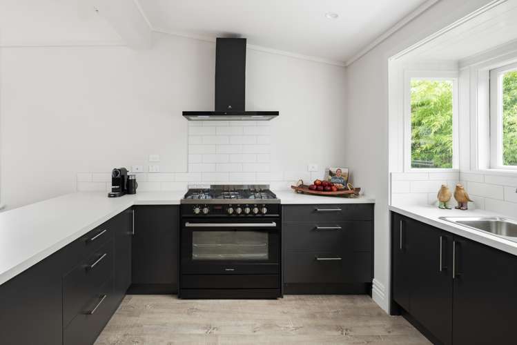 1 Dillons Point Road Islington_8