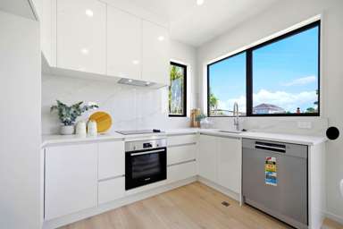 1/2 Coronation Street_3