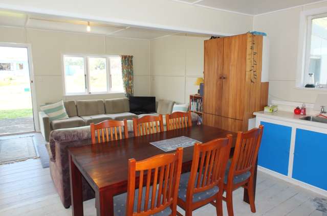 8 Nelson Street Foxton Beach_3