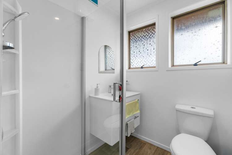 4 Lansdowne Crescent Glenview_13