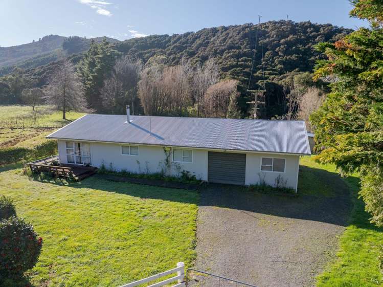 5421 Masterton Castlepoint Rd, Tinui_1