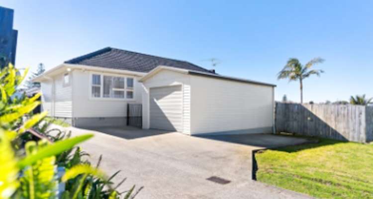 62 Howe Street_0