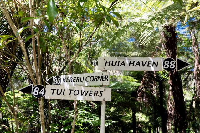 86 Huia Road Titirangi_1