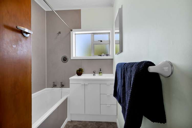 10 York Crescent Westown_14