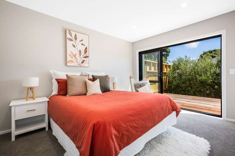 2/7 Grays Road Plimmerton_9
