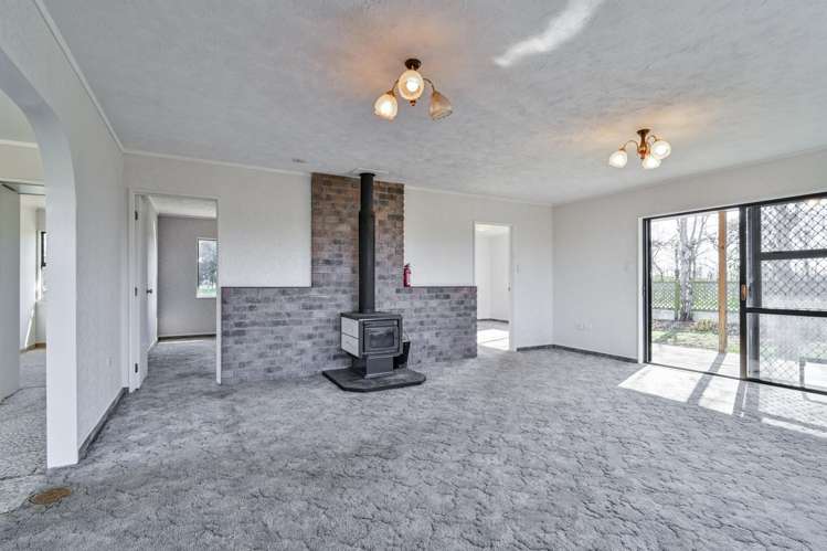 25 Stock Road Pakipaki_5