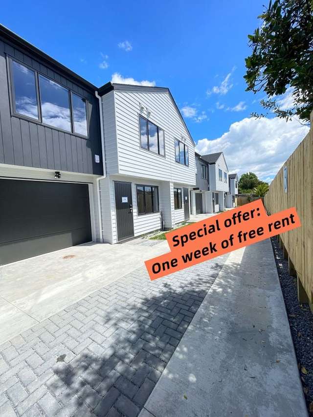 Stylish Townhouse in Te Atatu South