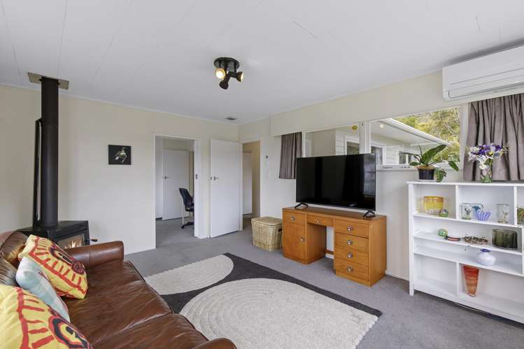 21 Holland Street Wainuiomata_4