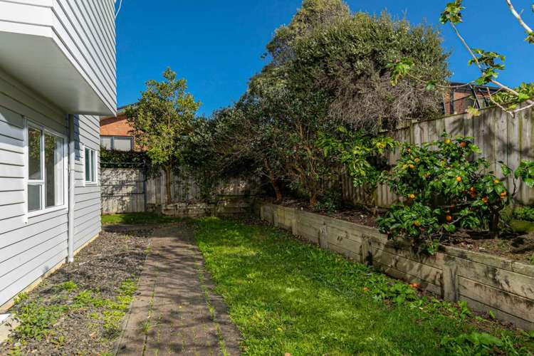 2/28 East Coast Road Milford_44