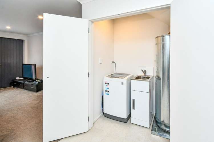 11 Saddleback Crescent Papakura_8